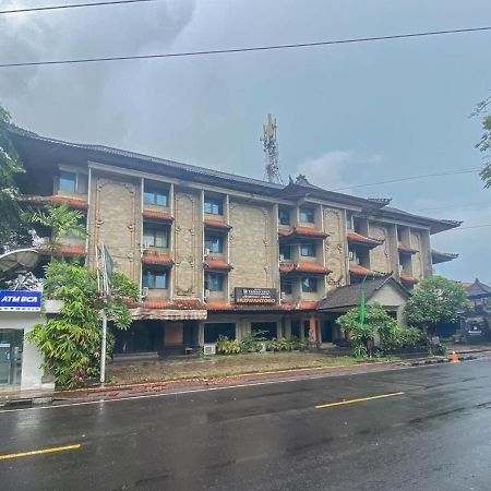 Urbanview Hotel Taman Suci Denpasar Exterior foto