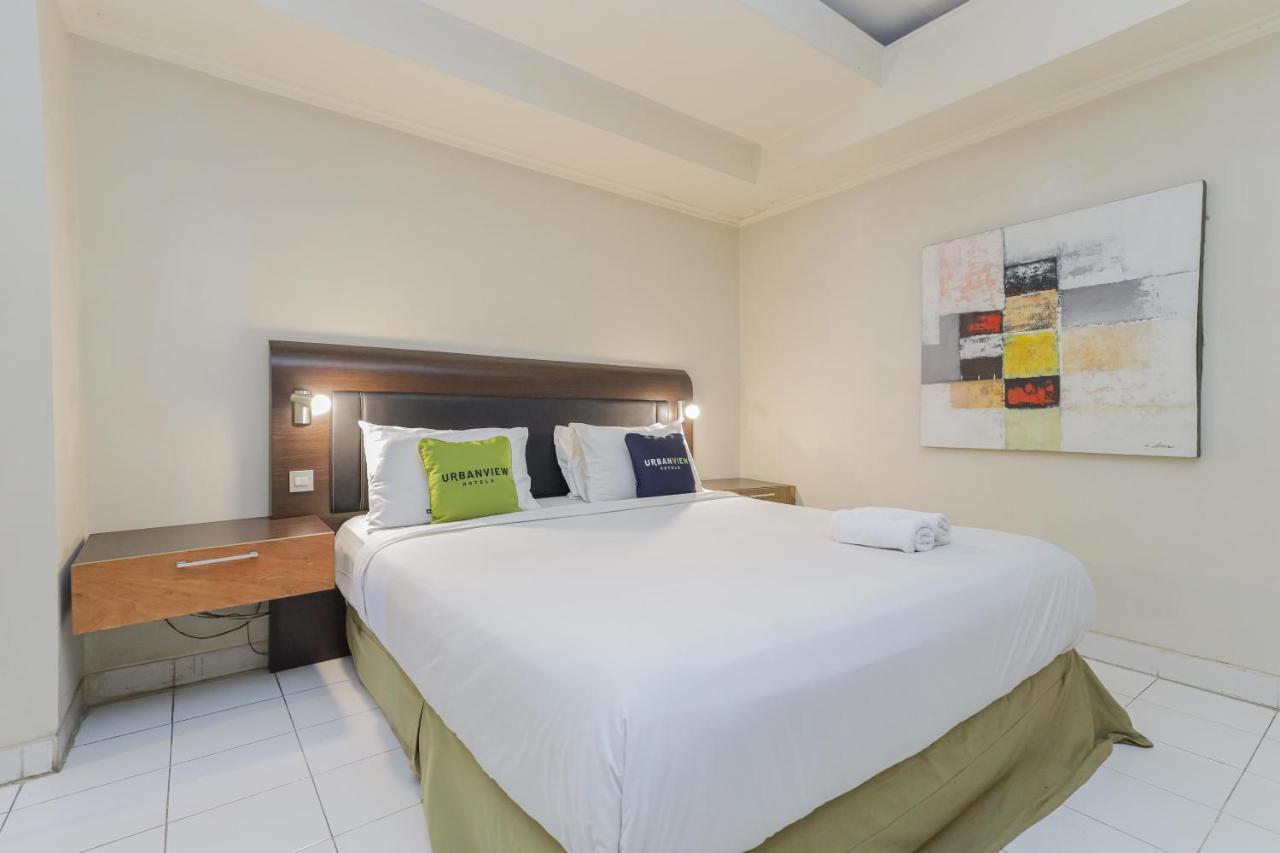 Urbanview Hotel Taman Suci Denpasar Exterior foto