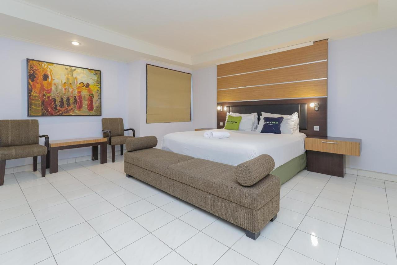 Urbanview Hotel Taman Suci Denpasar Exterior foto