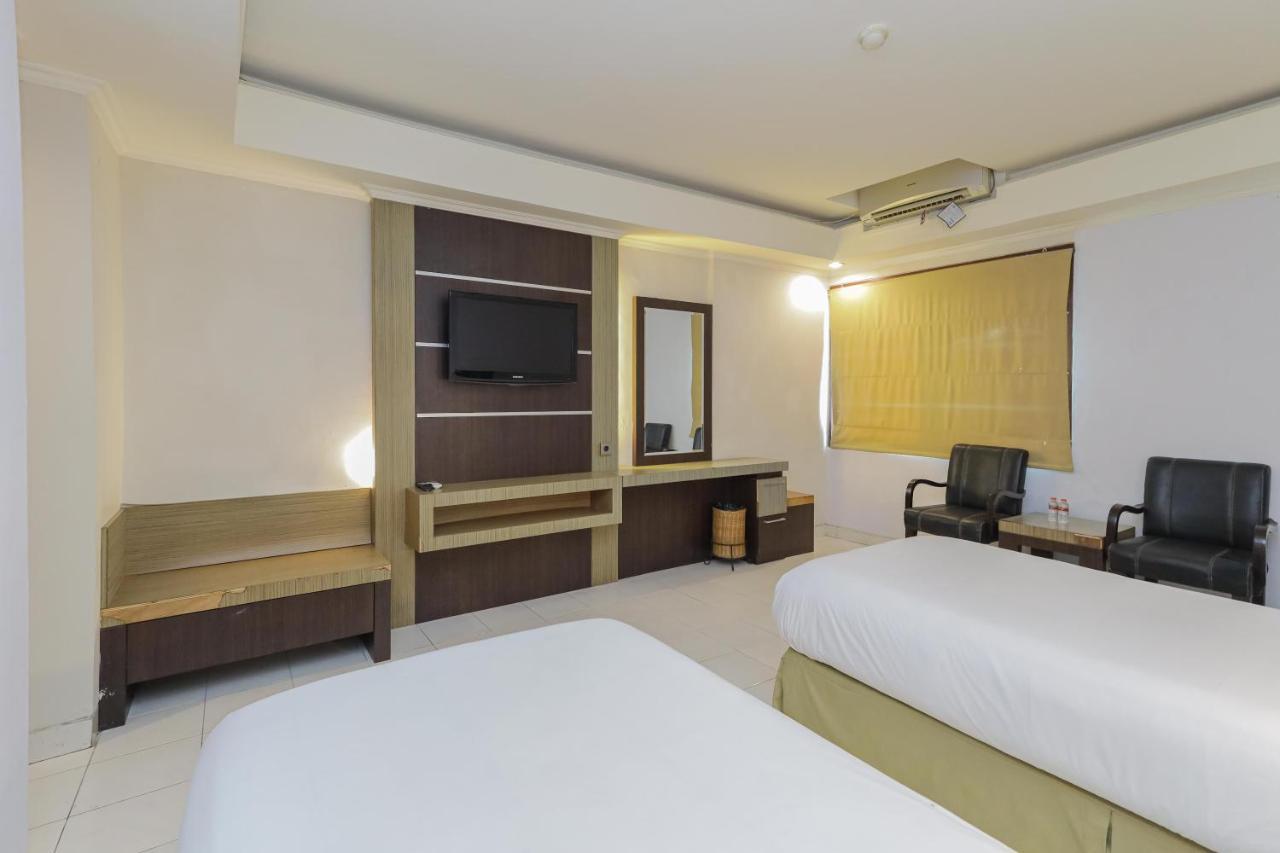 Urbanview Hotel Taman Suci Denpasar Exterior foto