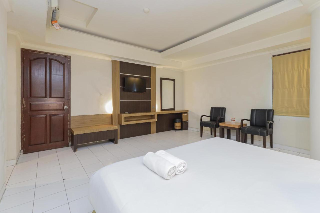 Urbanview Hotel Taman Suci Denpasar Exterior foto