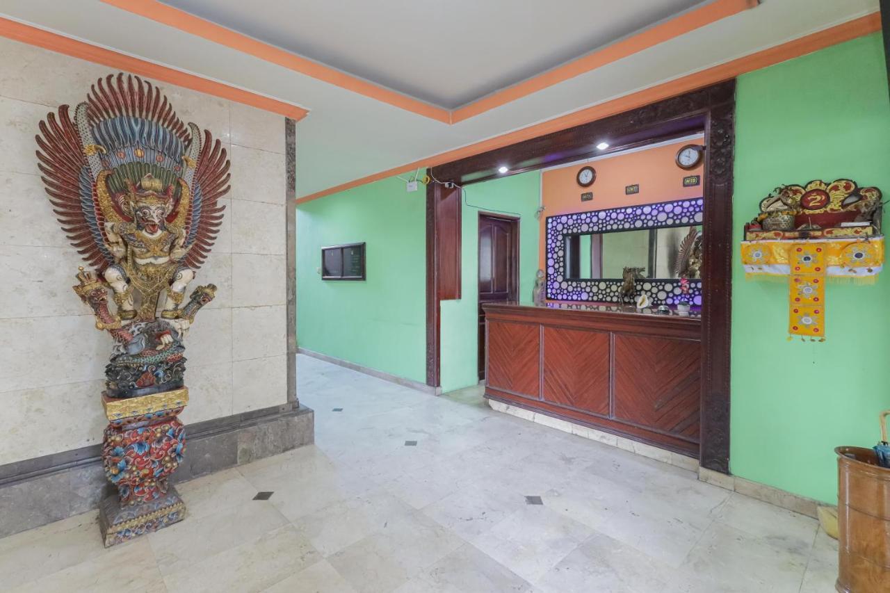 Urbanview Hotel Taman Suci Denpasar Exterior foto